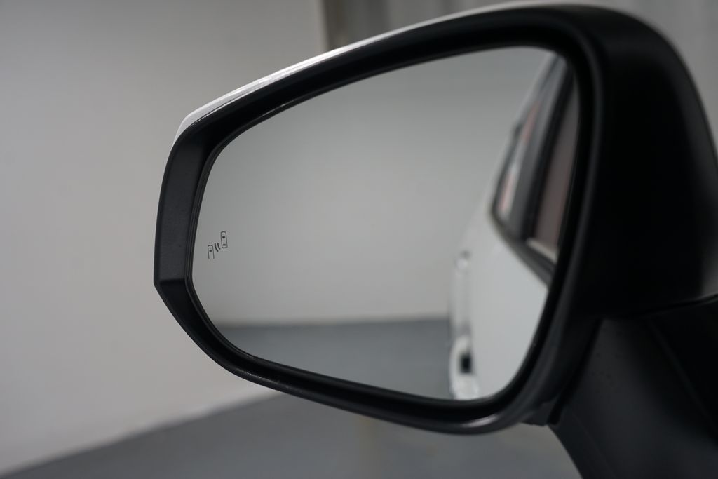 Thumbnail: 2025 Toyota RAV4 - 28