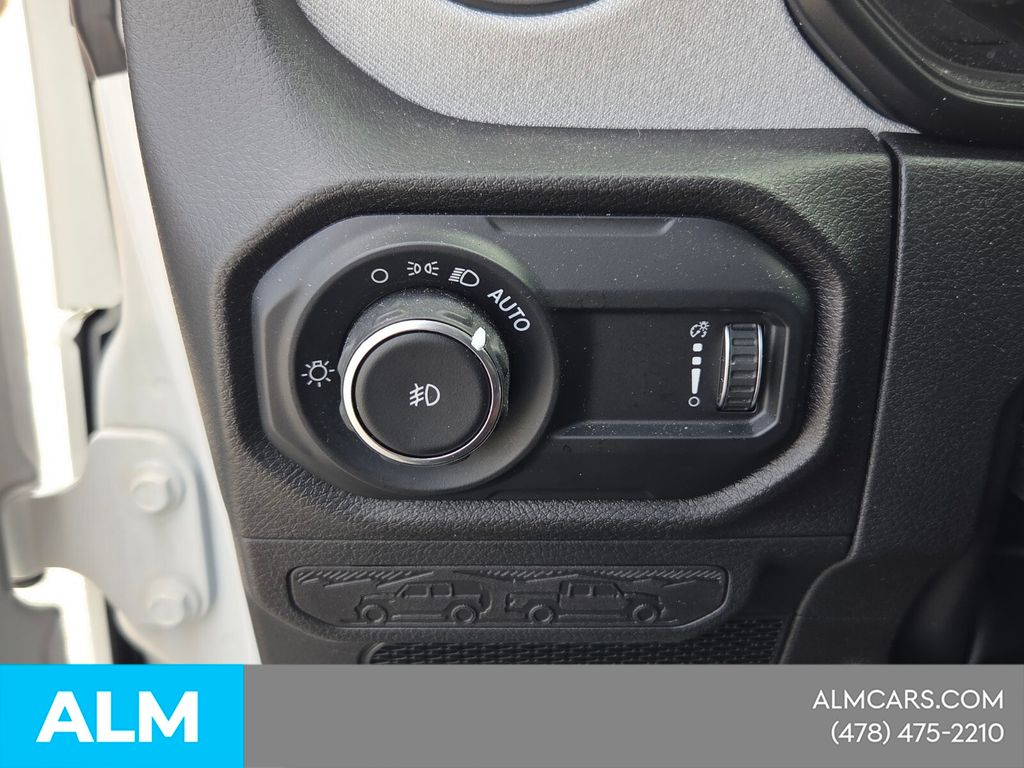 Used 2025 White Jeep Sport S image 28