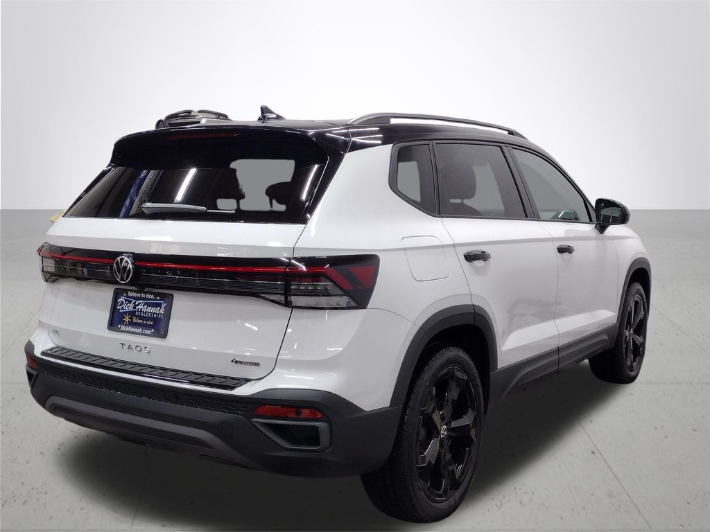 2025 Volkswagen Taos 1.5T SE Black
