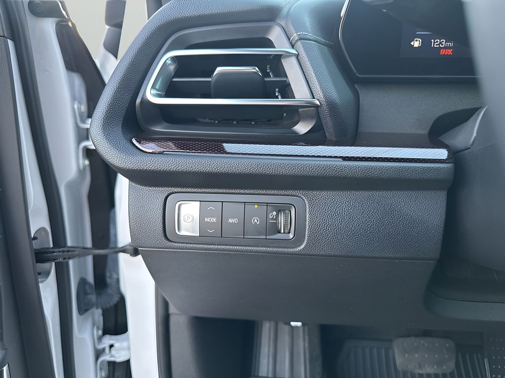 Used Car 2025 Chevrolet Traverse  Z71 For Sale Under $50,000 In Austin, Texas