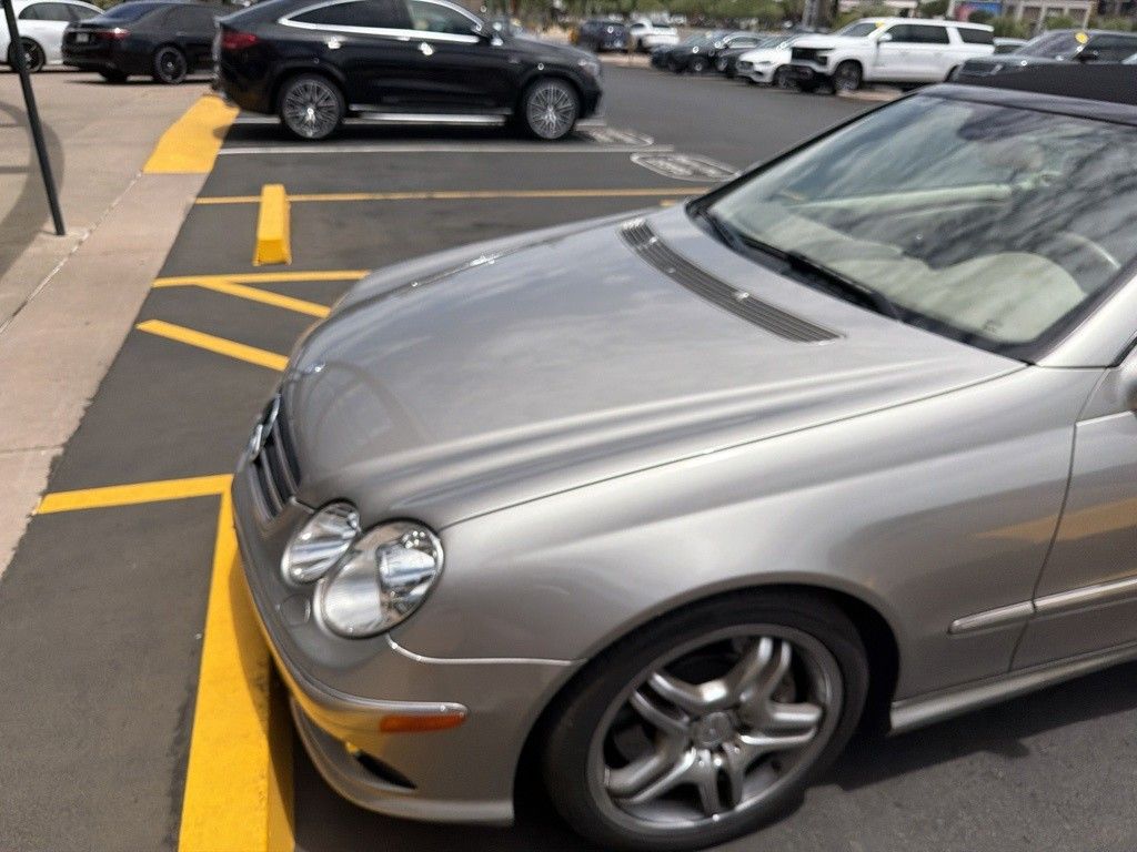 Thumbnail: 2008 Mercedes-Benz CLK - 17