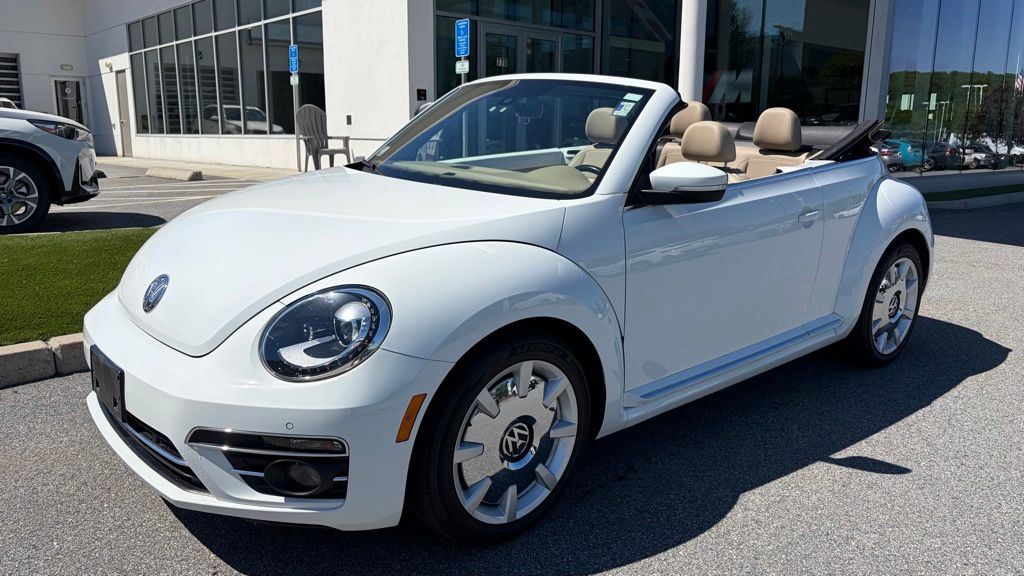 Pure White 2019 Volkswagen Beetle 2.0T SE Convertible FWD Convertible Front-Wheel Drive 6-Speed Automatic