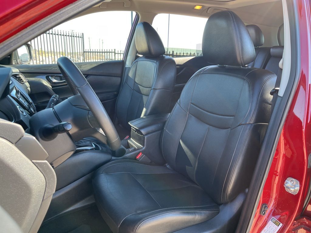 Thumbnail: 2019 Nissan Rogue - 26