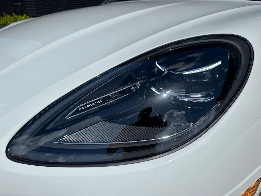 Thumbnail: 2025 Porsche Macan - 13