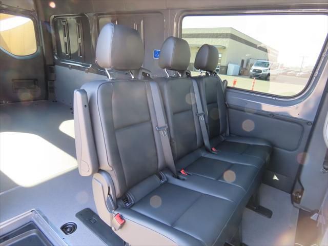 Thumbnail: 2025 Mercedes-Benz Sprinter - 23