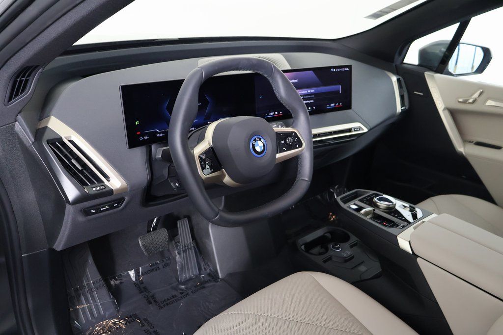 Thumbnail: 2025 BMW iX - 7