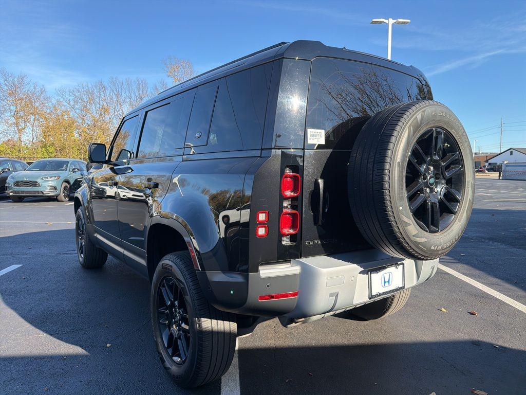 Thumbnail: 2021 Land Rover Defender - 3