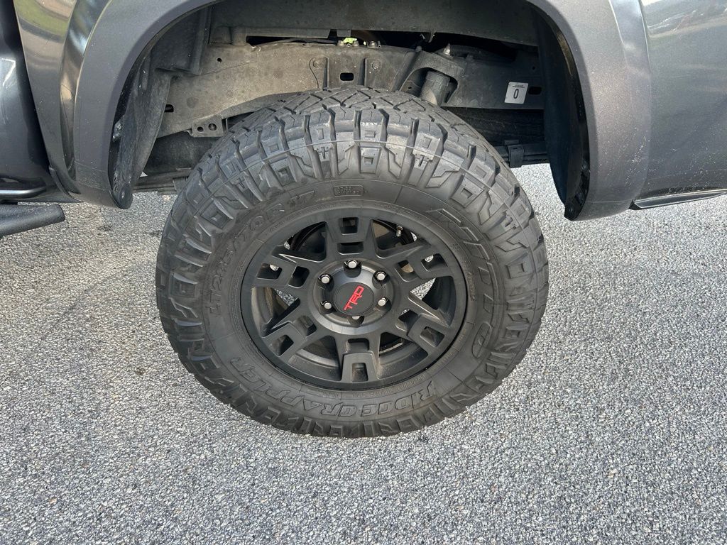 Thumbnail: 2020 Toyota Tacoma - 9