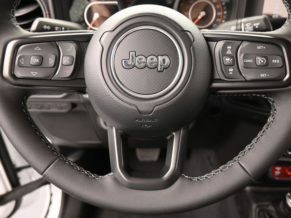 New 2026 Bright White Clearcoat Jeep Rubicon image 24