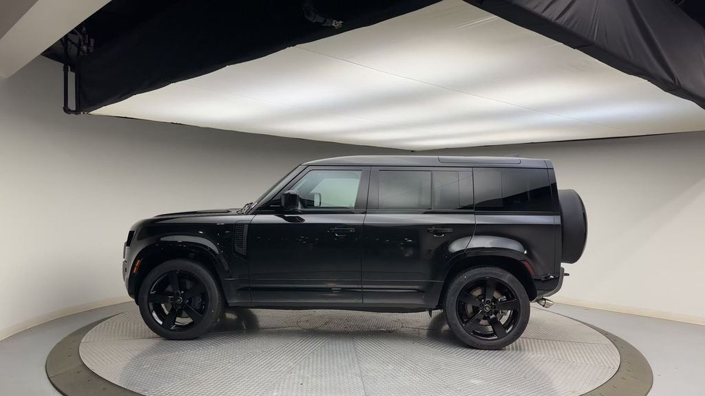 Thumbnail: 2025 Land Rover Defender - 5