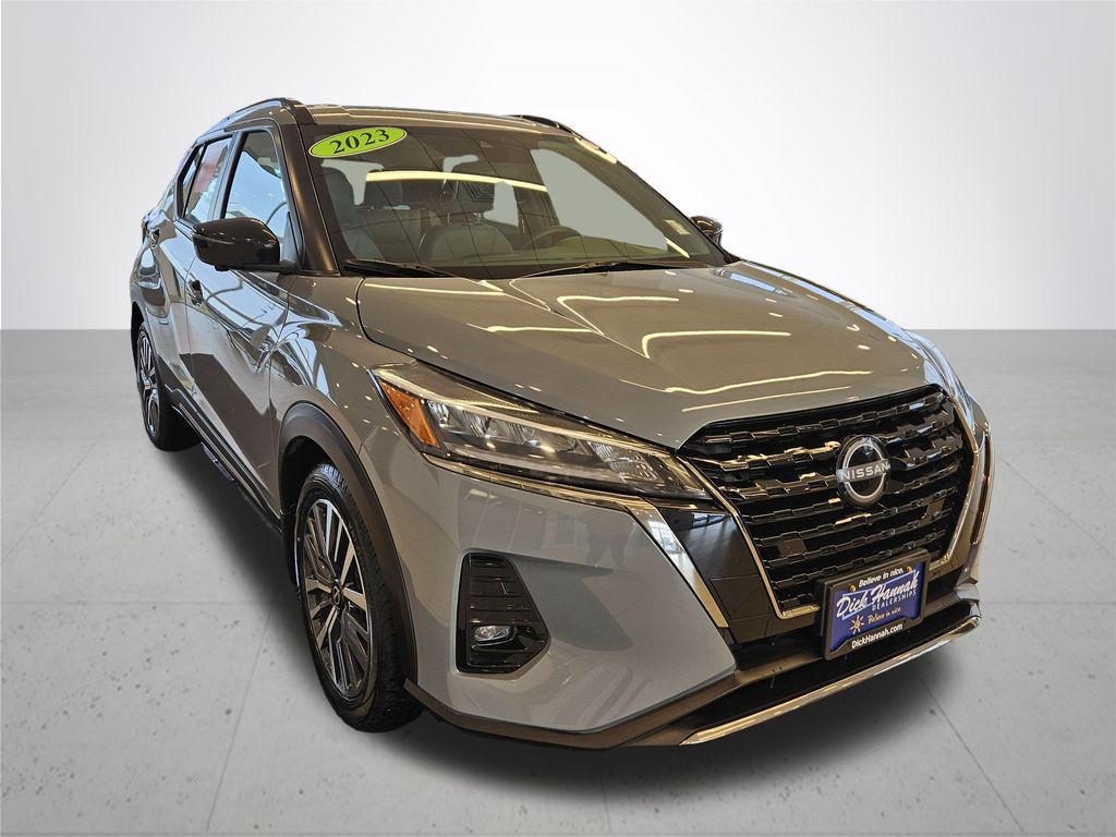 2023 Nissan Kicks SR
