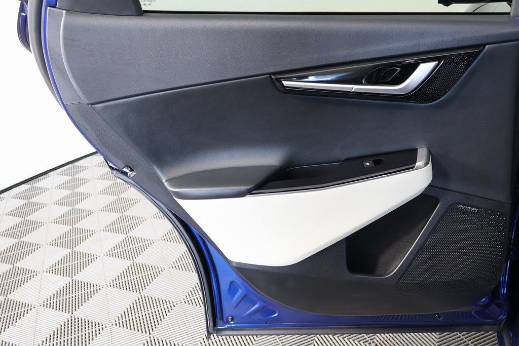 Thumbnail: 2022 Kia EV6 - 13