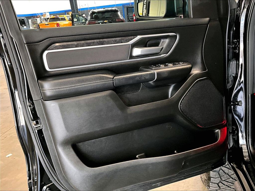2023 Ram 1500 — photo 9