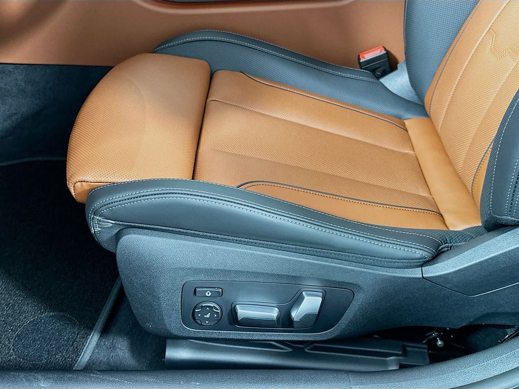 Thumbnail: 2026 BMW 8 Series - 21