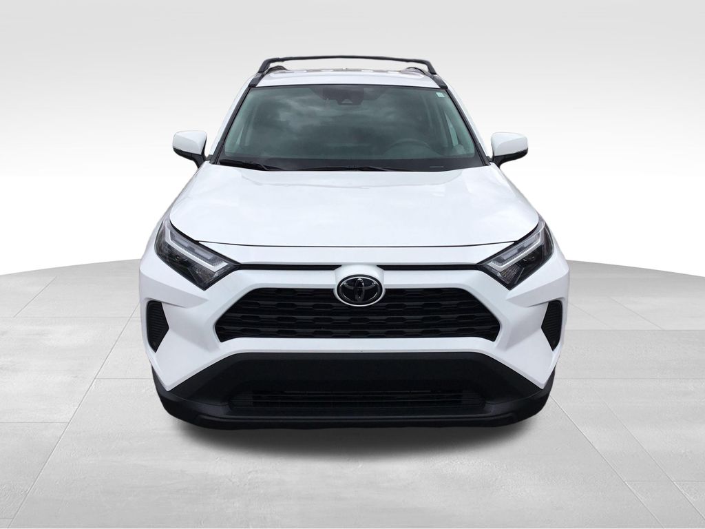 Thumbnail: 2022 Toyota RAV4 - 8