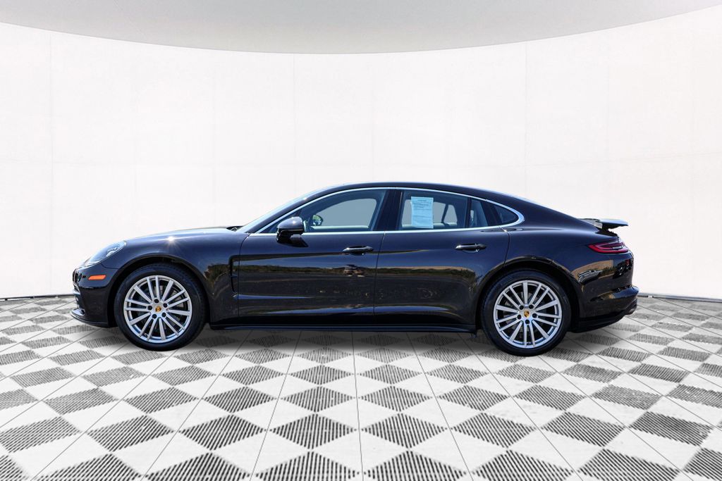 2017 Porsche Panamera 4S 10