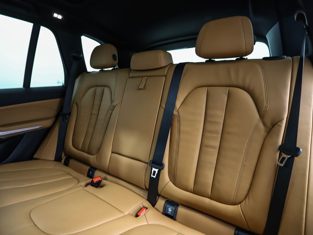 Thumbnail: 2022 BMW X5 - 23