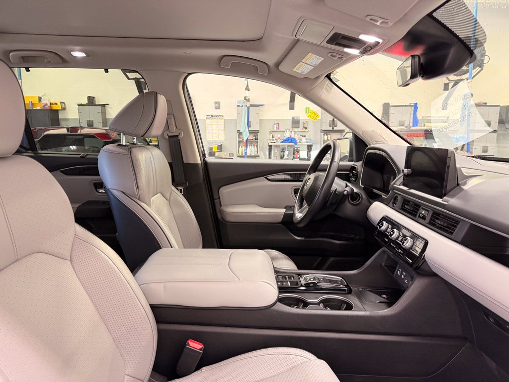 Thumbnail: 2023 Honda Pilot - 30