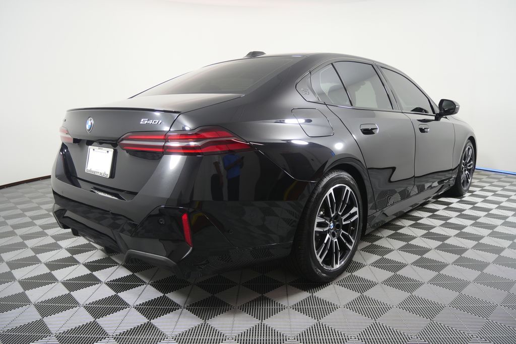 Thumbnail: 2024 BMW 5 Series - 3