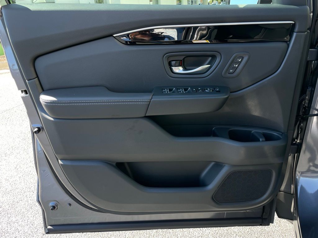 Thumbnail: 2025 Honda Pilot - 25