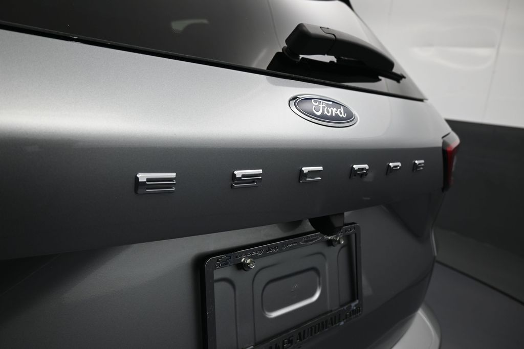 Used 2024 Silver Metallic Ford ST-Line image 32