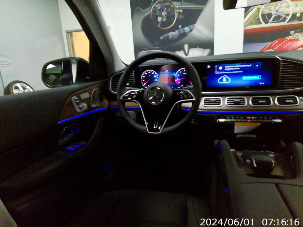 Thumbnail: 2026 Mercedes-Benz GLE - 14