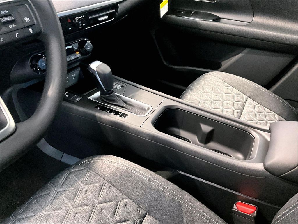 2026 Nissan Kicks — photo 8