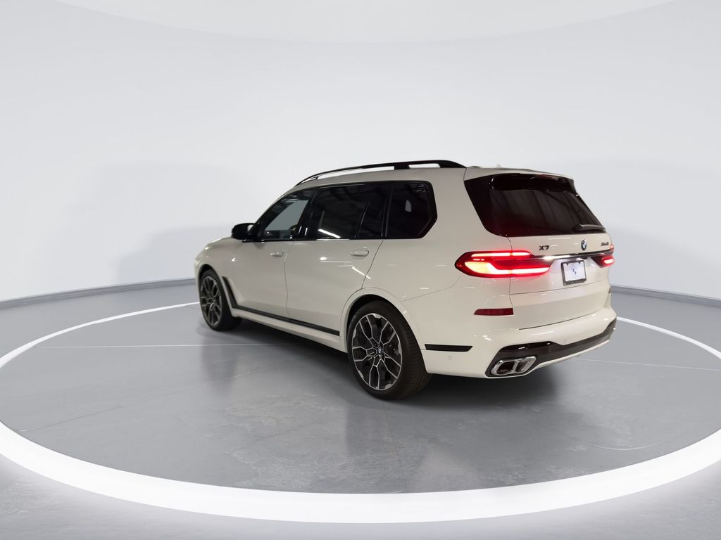 2025 BMW X7 M60i 6