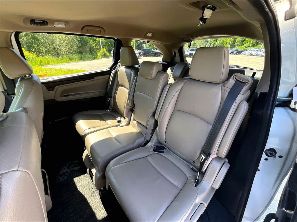 2021 Honda Odyssey — photo 15
