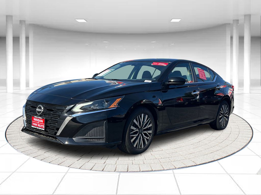 2023 Nissan Altima 2.5 SV FWD