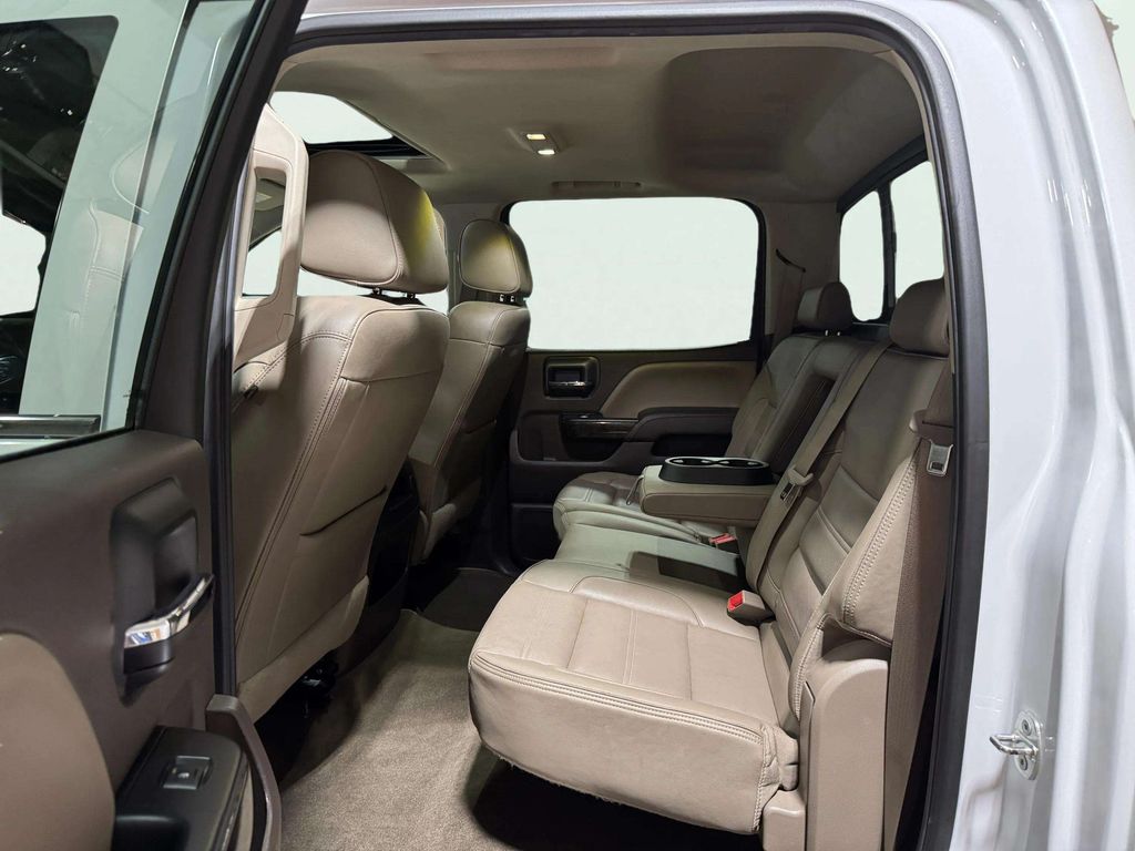 Used 2016 White Frost Tricoat GMC Denali image 25