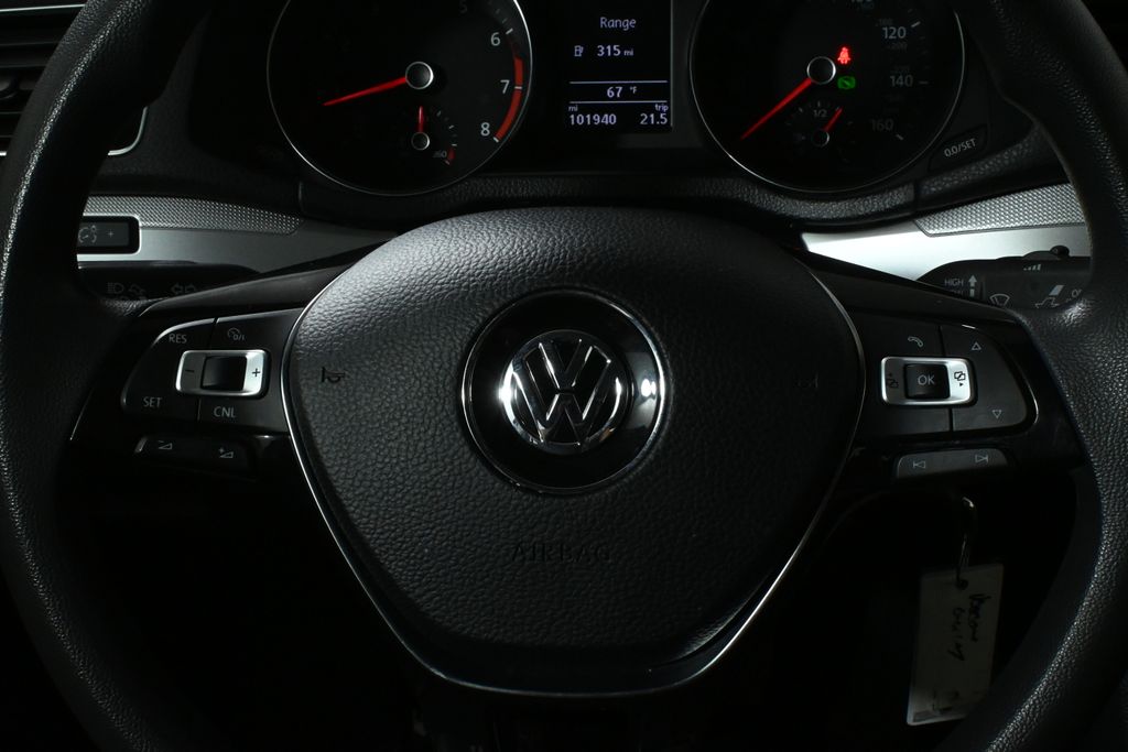 Thumbnail: 2018 Volkswagen Passat - 20