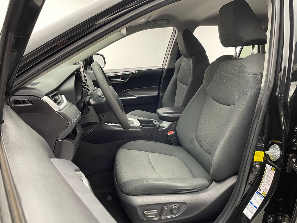 Thumbnail: 2021 Toyota RAV4 - 13