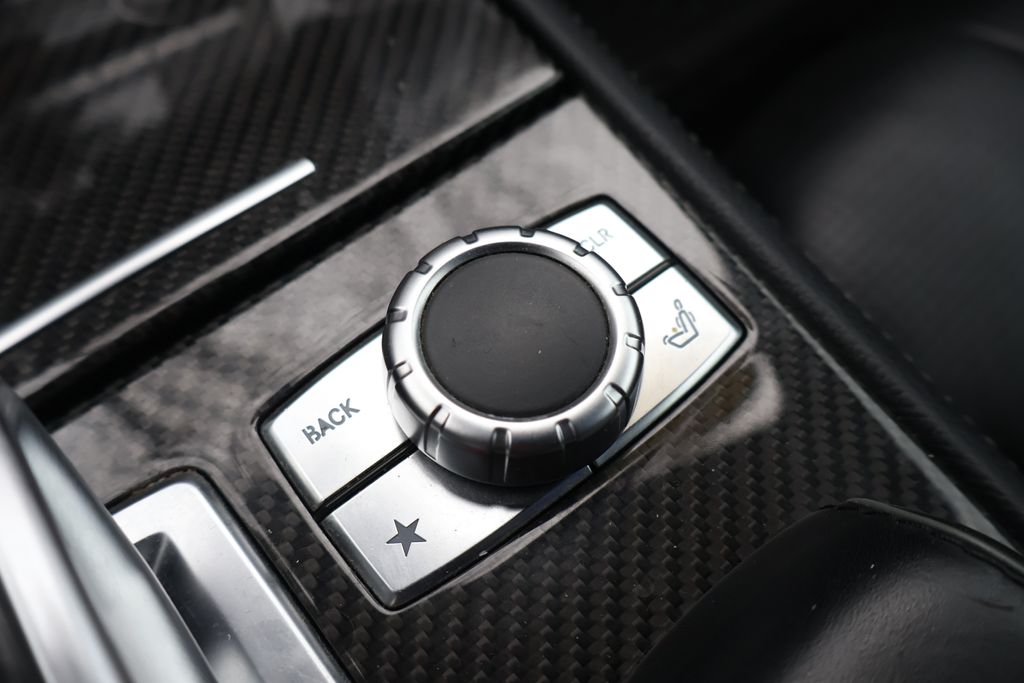 Thumbnail: 2013 Mercedes-Benz SL-Class - 24