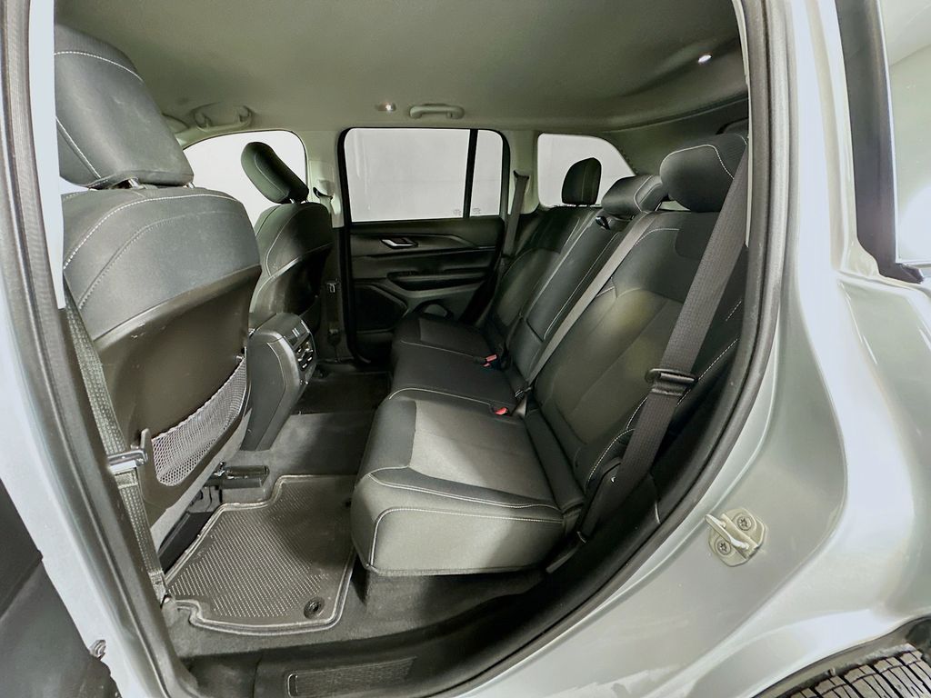 Thumbnail: 2023 Jeep Grand Cherokee - 23