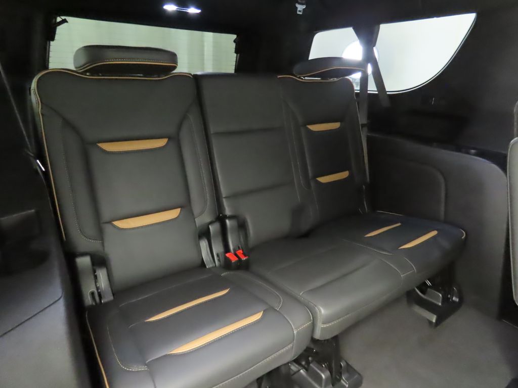 Thumbnail: 2023 GMC Yukon XL - 24