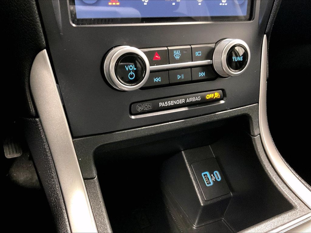 2022 Ford Edge — photo 25