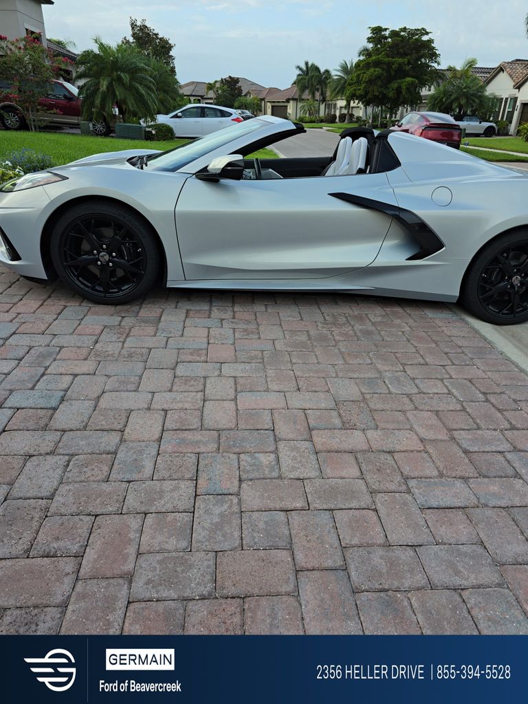 Used 2021 Silver Chevrolet Stingray image 4