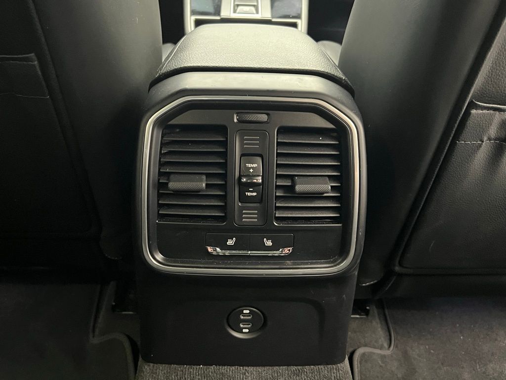 Thumbnail: 2023 Porsche Macan - 17