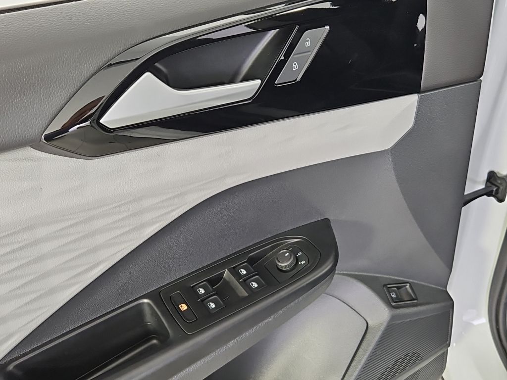 Thumbnail: 2023 Volkswagen Taos - 12