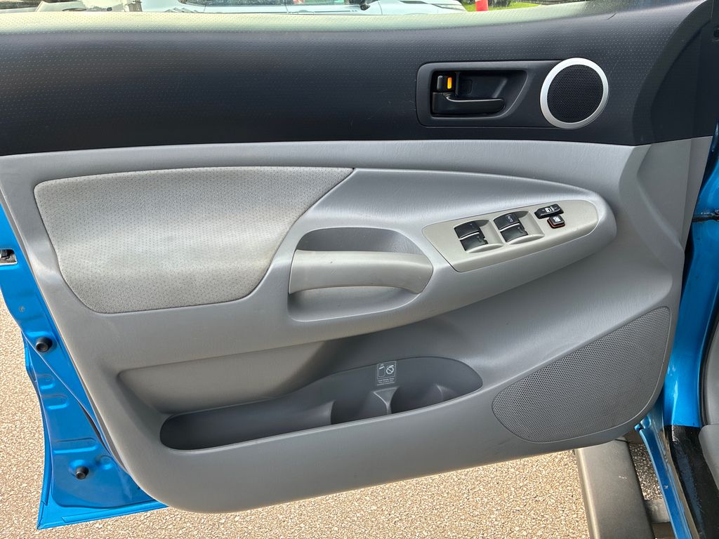 2005 Toyota Tacoma Base - 11