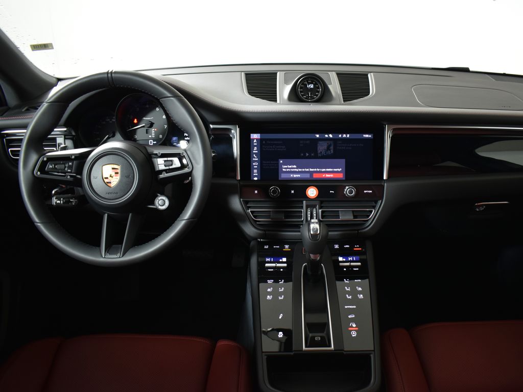 Thumbnail: 2026 Porsche Macan - 16