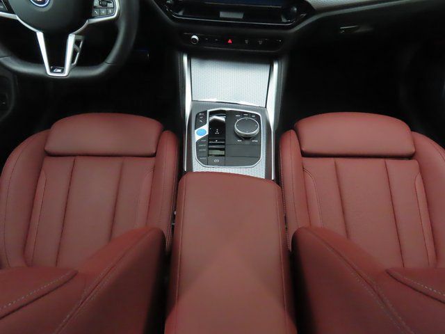 Thumbnail: 2025 BMW i4 - 17