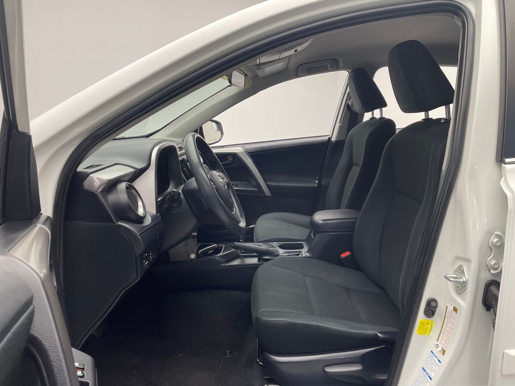 Thumbnail: 2018 Toyota RAV4 - 12