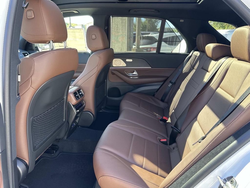 Thumbnail: 2026 Mercedes-Benz GLE - 18