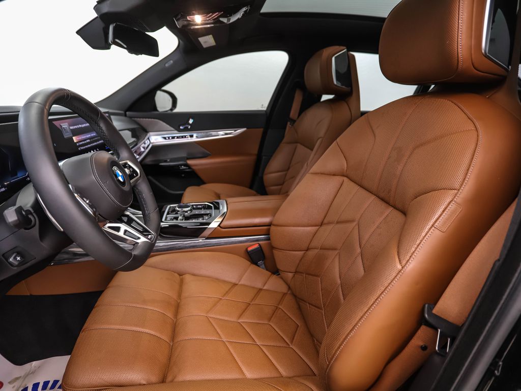 Thumbnail: 2023 BMW 7 Series - 11