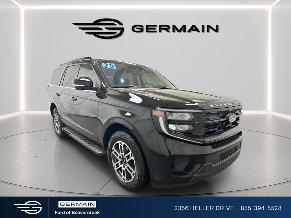 Black Metallic 2025 Ford Expedition Active 4WD SUV / Crossover Four-Wheel Drive Automatic