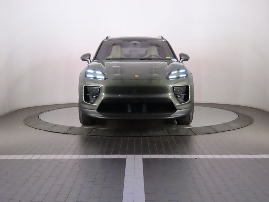 Thumbnail: 2025 Porsche Macan - 10