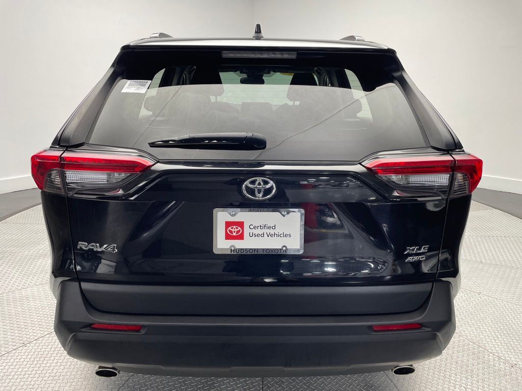 Thumbnail: 2022 Toyota RAV4 - 6