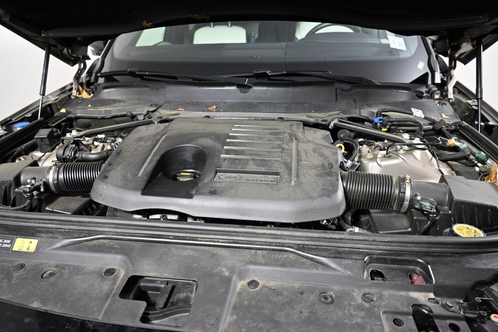 Thumbnail: 2023 Land Rover Discovery - 27